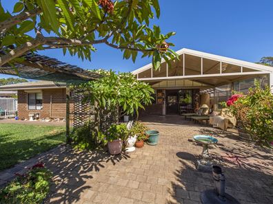 20 Glencoe Parade, Halls Head WA 6210