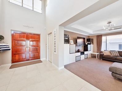 7 Brindabella Crescent, Halls Head WA 6210