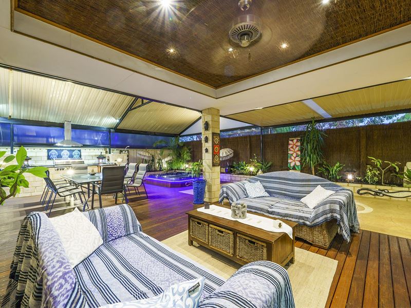 22 Dunbar Way, Canning Vale WA 6155