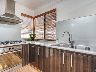 4 Fortunella Grove, Seville Grove WA 6112