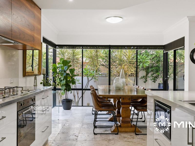 21 Athelstan Road, Cottesloe