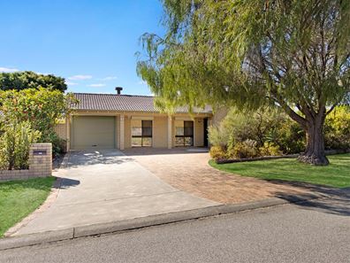 4 Fletcher Way, Mandurah WA 6210
