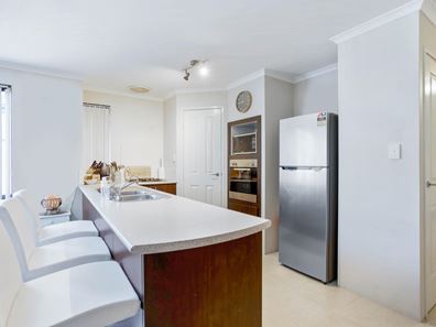 11/19 Milano Loop, Seville Grove WA 6112