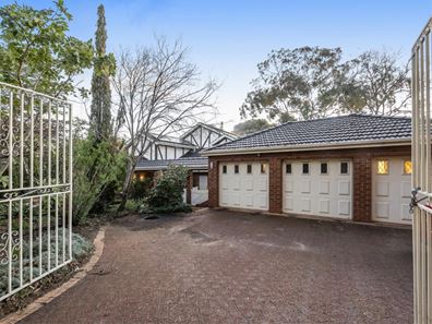 33 George Road, Lesmurdie WA 6076