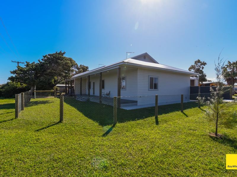 16 Wedge Avenue, Lancelin