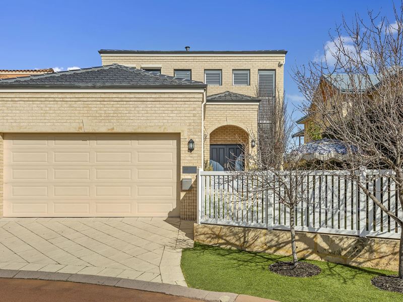10 Chipperfield Court, Mosman Park