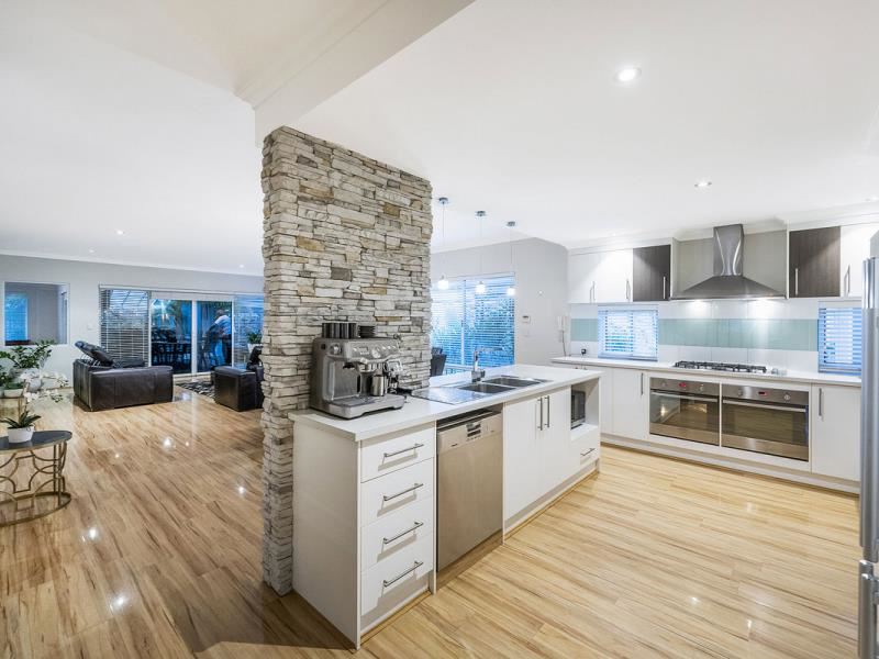 19 Glendale Street, Meadow Springs