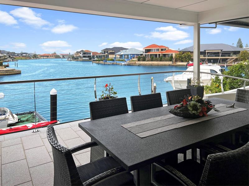 13 Santavea Mews, Halls Head
