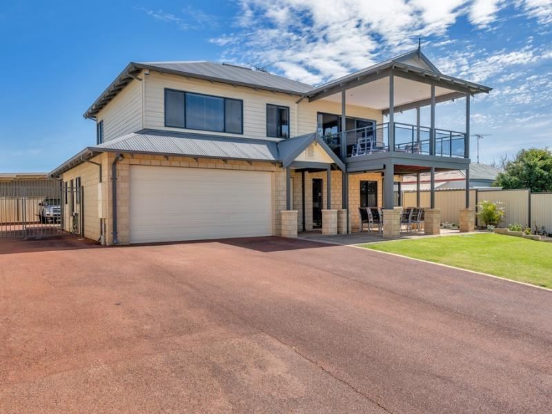 16 Queen Parade, Wannanup