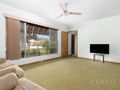 18 Heaton Way, Safety Bay WA 6169