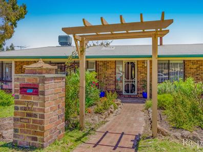 37 Gallipoli Drive, Greenmount WA 6056