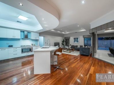 19 Tulum Approach, Iluka WA 6028