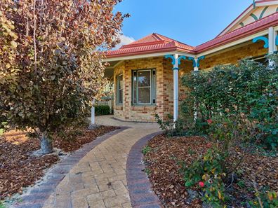 6 Woodbury Mews, Landsdale WA 6065