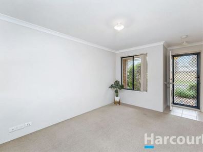 4/2 Moreton Crescent, Warnbro WA 6169