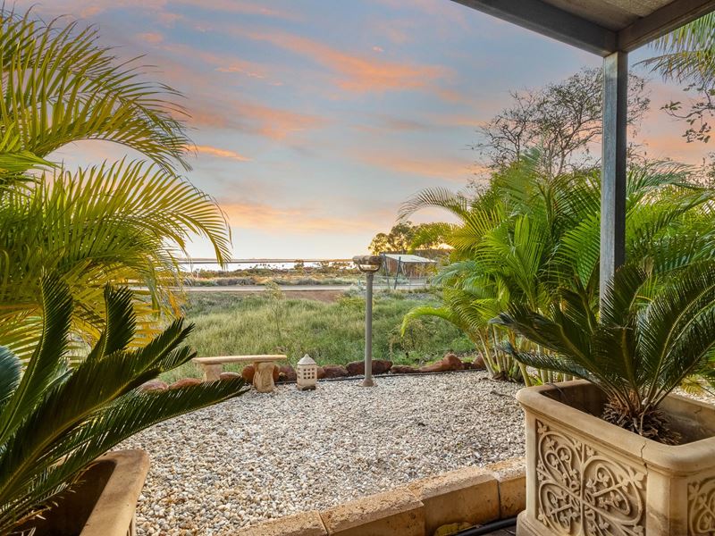 25 Wooramel Crescent, Dampier