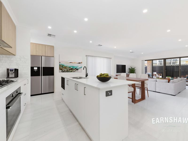 33 Elsternwick Grove, Midvale