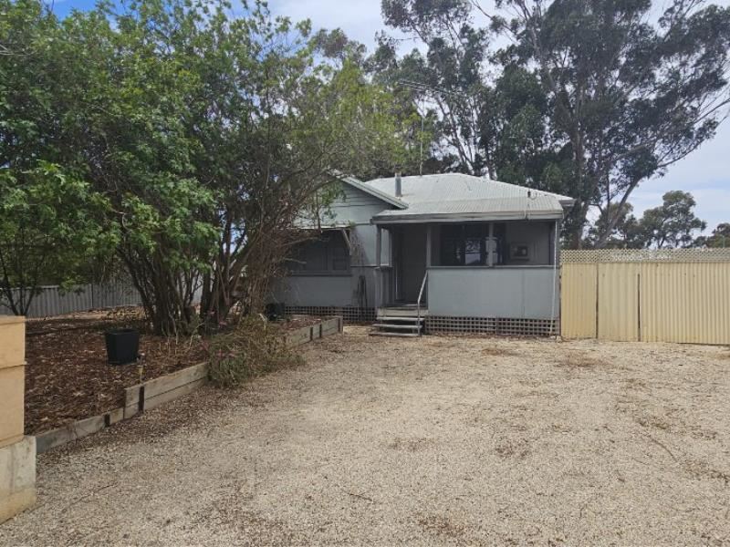 11 Moojebing  Road, Katanning