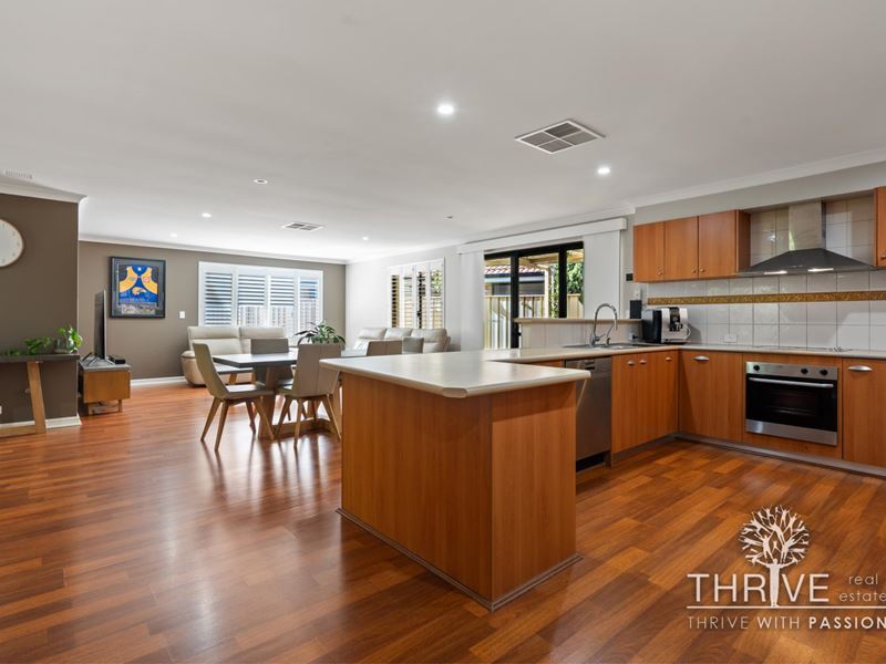 44 Kooralbyn Valley Crescent, Jandakot