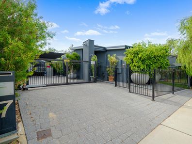 17 Gooljak Rise, Lakelands WA 6180