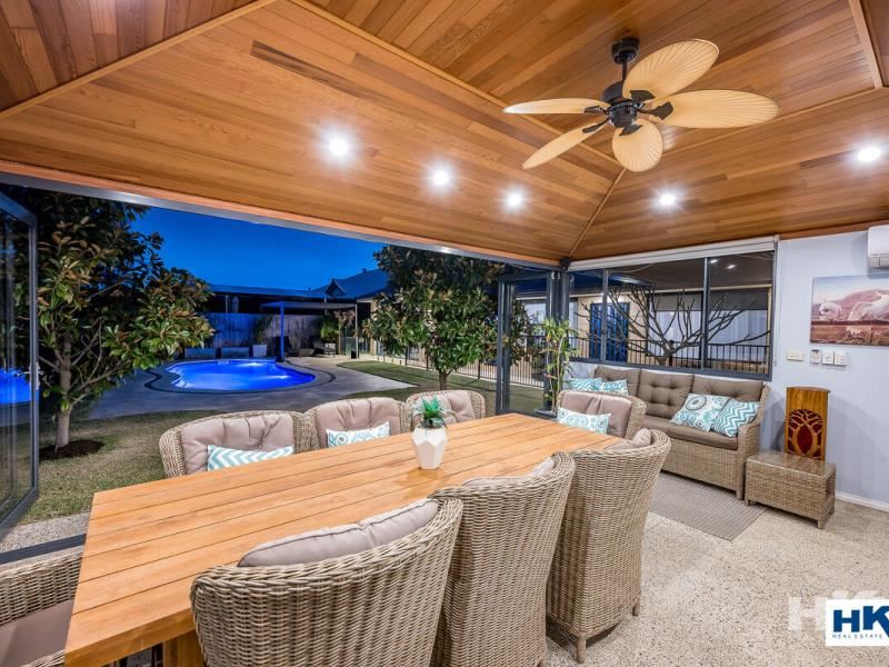 15 Shipton Lane, The Vines