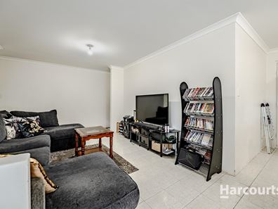 8 Bardia Place, Marangaroo WA 6064