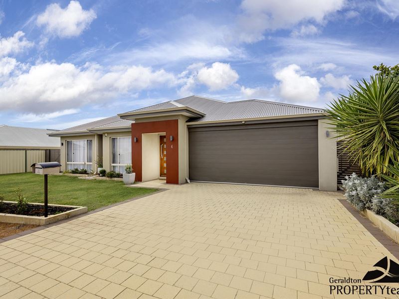 4 Doreen Pass, Wandina