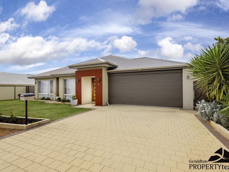 4 Doreen Pass, Wandina WA 6530