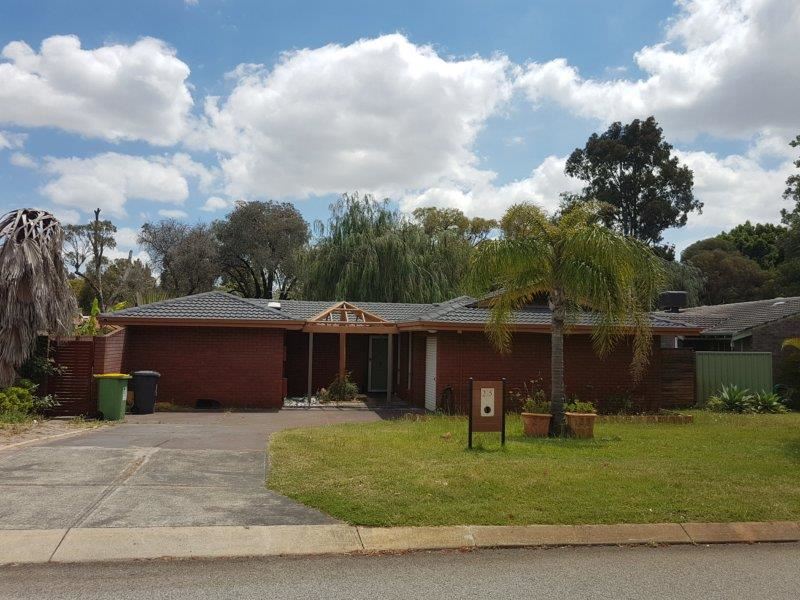 25 Grenadier Drive, Thornlie WA 6108