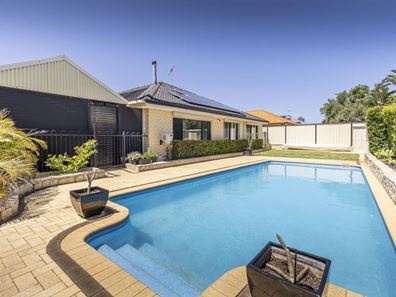 33 Fleming Parkway, Clarkson WA 6030