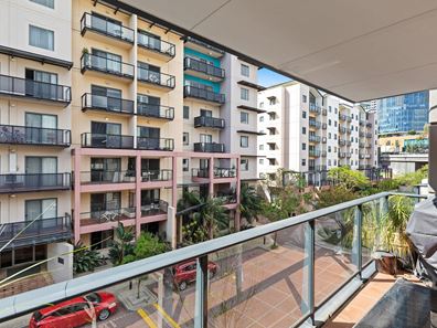 18/116 Mounts Bay Road, Perth WA 6000