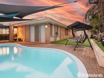 5 Azurite Court, Forrestfield WA 6058