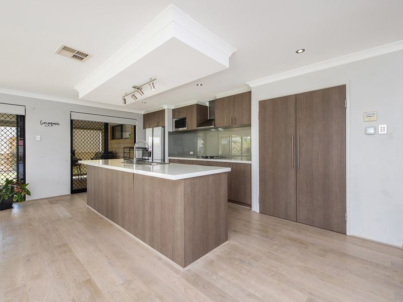 16 Arrowwood Loop, Secret Harbour