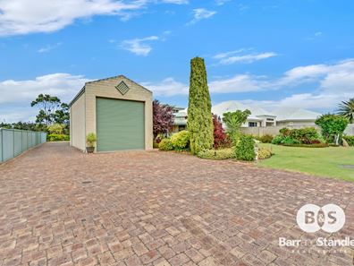 16 Gleneagles Way, Pelican Point WA 6230