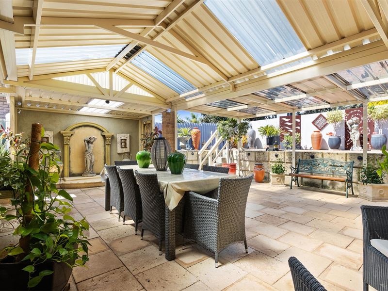 16 Glenbrook Drive, Ballajura