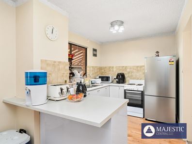 Unit 45/309 Harborne St, Glendalough WA 6016