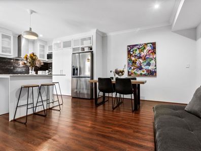 5/20 West Churchill Avenue, Lake Coogee WA 6166