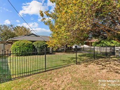 35 Lunar Way, Beckenham WA 6107