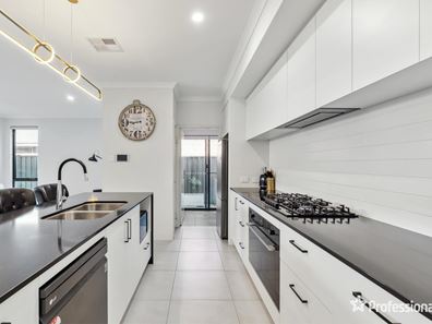 101 Lakefield Drive, Brabham WA 6055