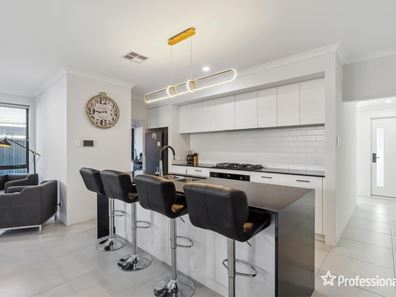 101 Lakefield Drive, Brabham WA 6055