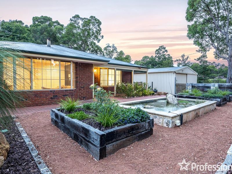 8 Parkland Road, Stoneville
