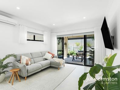 2 Chase Court, Woodvale WA 6026