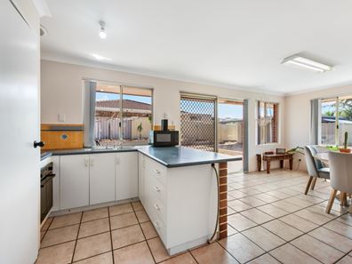10 Thames Drive, Cape Burney WA 6532