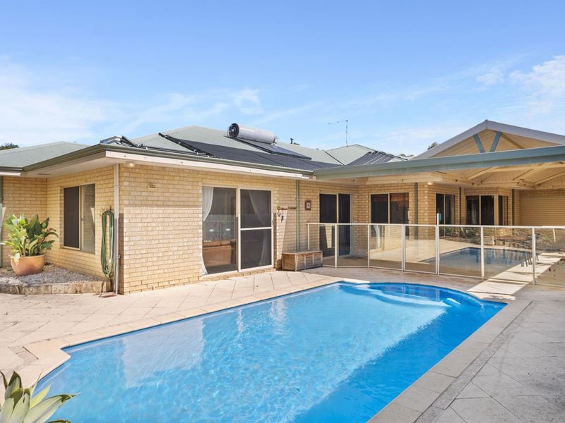 12 RIVERSDALE GARDENS, Currambine WA 6028