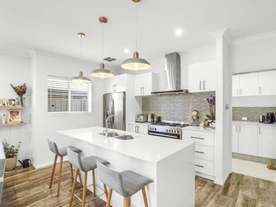 10 Borbey Street, Madeley WA 6065