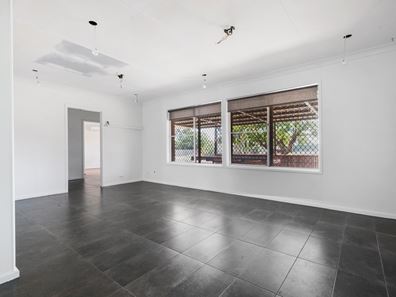 16 Lyndon Crescent, Dampier WA 6713