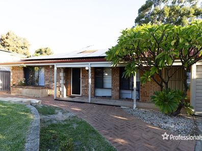 8 Chipala Court, Ballajura WA 6066