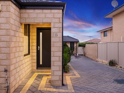 133b Hillsborough Drive, Nollamara WA 6061