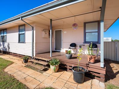 121 Lindsay Street, Coolgardie WA 6429