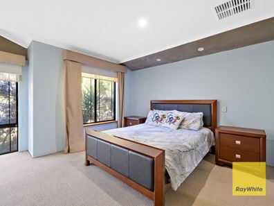 23 Cleveland Court, Marangaroo WA 6064