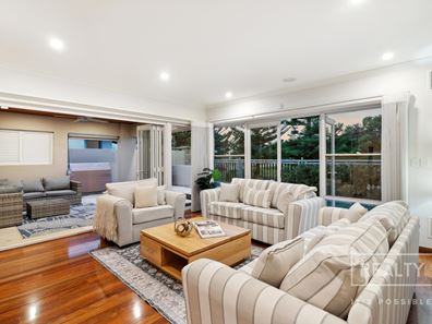 18 Tahiti Lane, Hillarys WA 6025